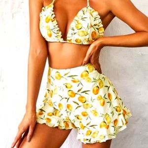 Beautiful retro High waisted swimsuit!!